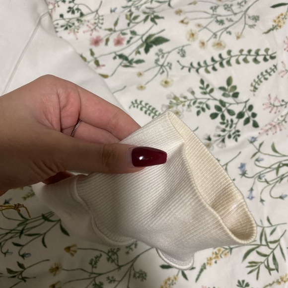 Aritzia boyfriend zip up hoodie - Picture 4 of 6